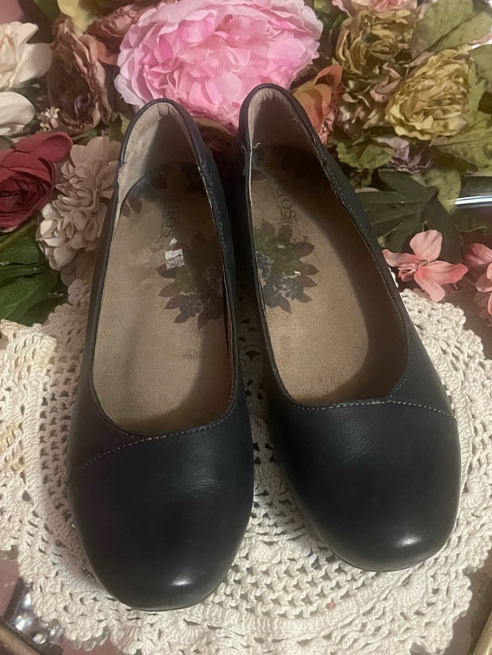 Taos Shoes Womens  Blue Leather Debut Pump Slip On Low Heel Round toe